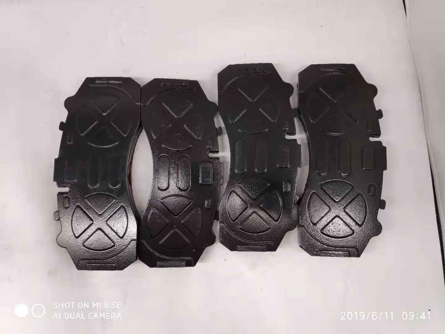 
High Quality Accessories Bus Auto parts semi metal casting brake pads 