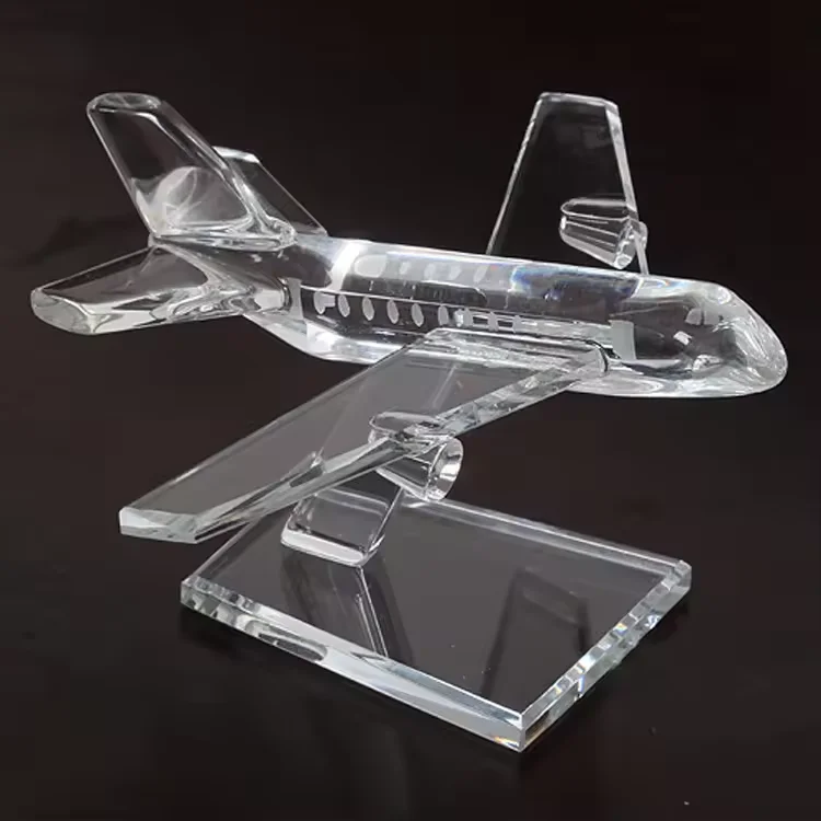 Модель самолета с 3D-гравировкой