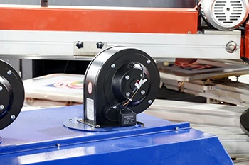 SPG series rotary nickel sheet feed flat bed silk screen printing machine for jeans plastic panel stadium cup traffic cones