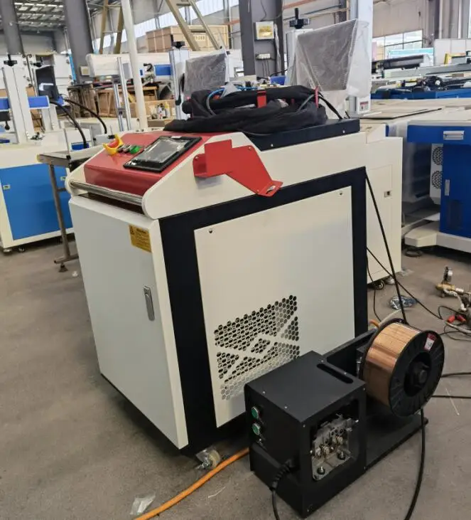 1000 Вт 1500 Вт 2000 Вт Ручной Волоконно-лазерный сварочный аппарат, лазерный сварочный аппарат для металла