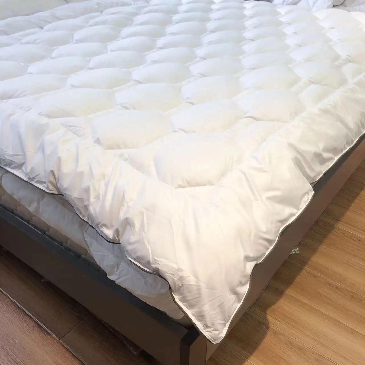 Graphene Quilt 200gsm Polyester Fiber Odor-resistant antibacterial breathable and moisture-absorbent Uv protection Comforter