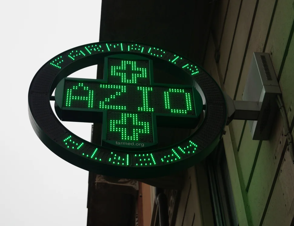 shenzhen good quality Double Side led cross edit software Sign for pharmacy outdoor