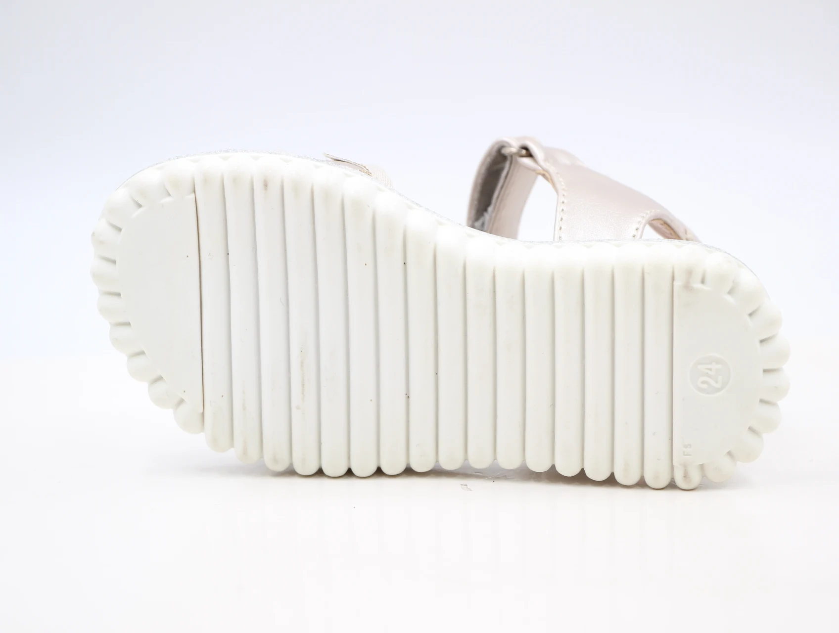  New outsole design pink girl sandal pearl PU shoes pig suede insole for Girl