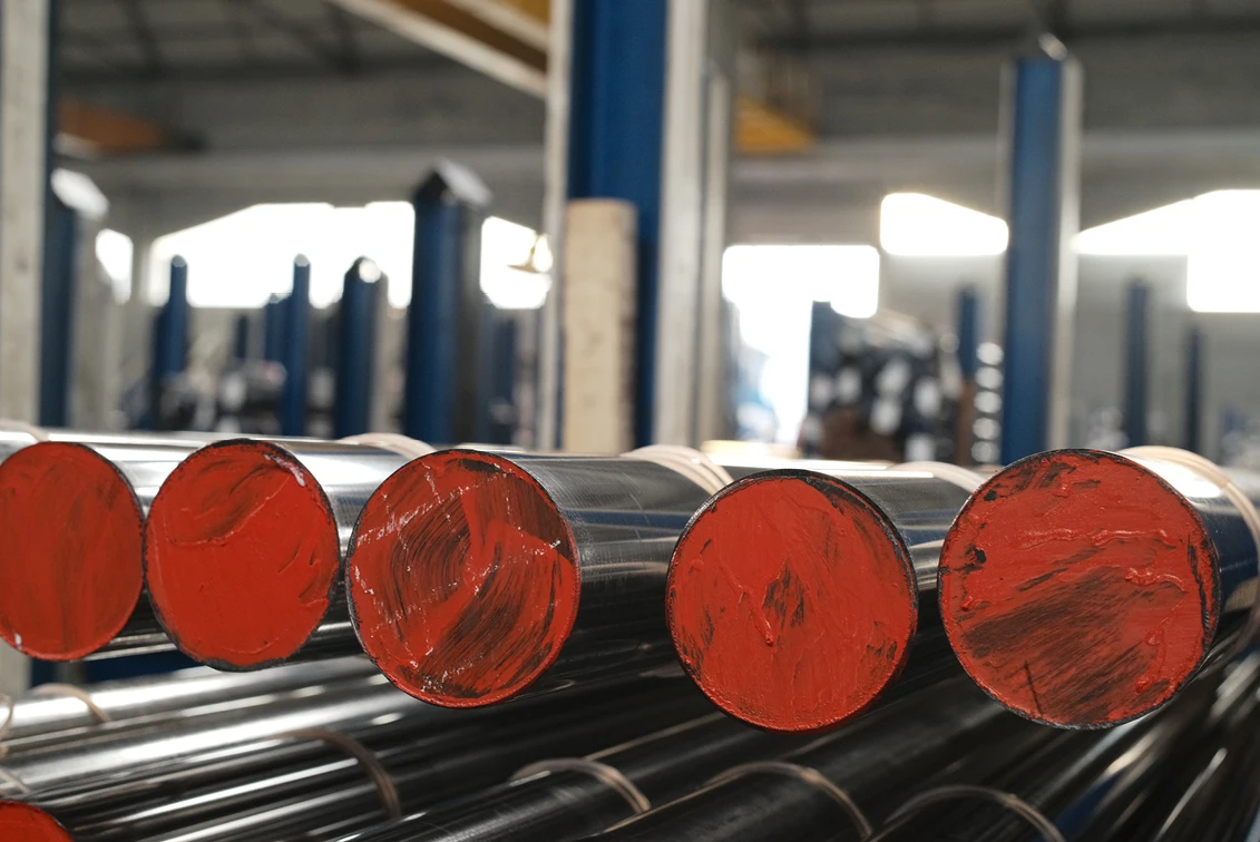 Глянцевые круглые стальные стержни 18-200 мм