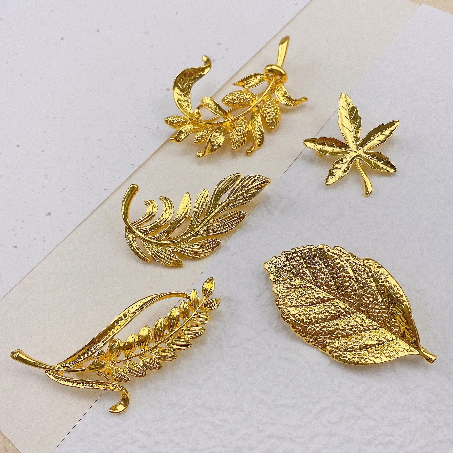 Vintage Brooch Men Women Jewelry Accessories Gold Slivery leaves Shape Suit Brooch Pin For Wedding