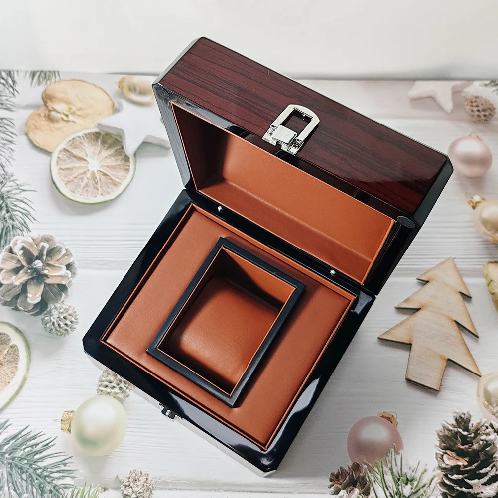 Custom Logo Fashionable Luxury Single Wood Lacquered Couple Watch Box Gift Storage Display Case
