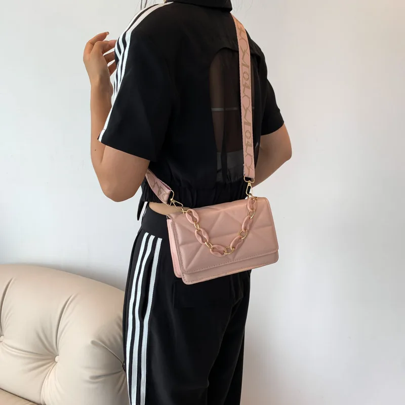 New Fashion Pu Soft Leather Chain Mini Small Little Hand Bags for Girls Ladies Purses and Crossbody Bag