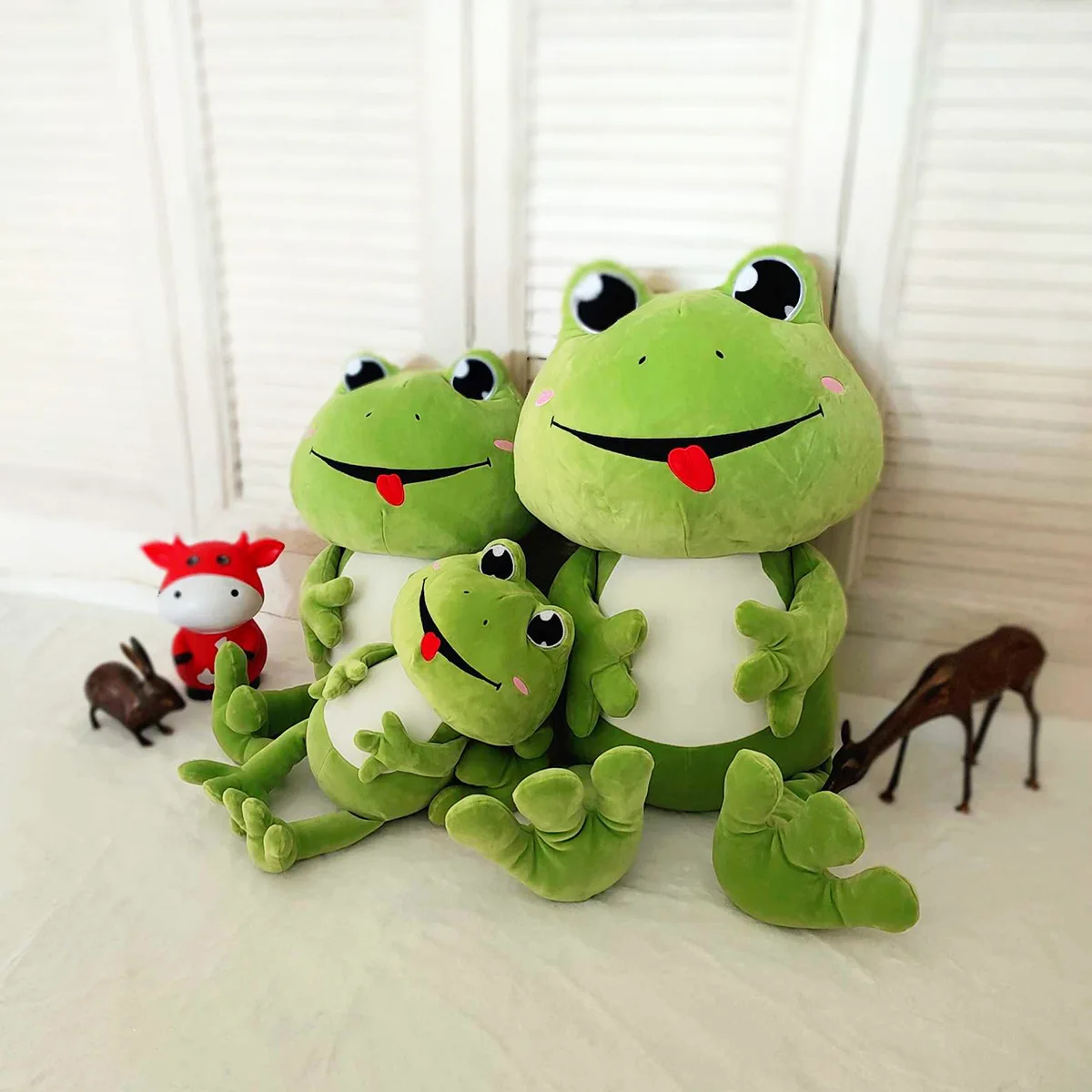 Wholesale custom promotional gift big frog plush toy soft animal shaped green crazy frog plush stuffed toys