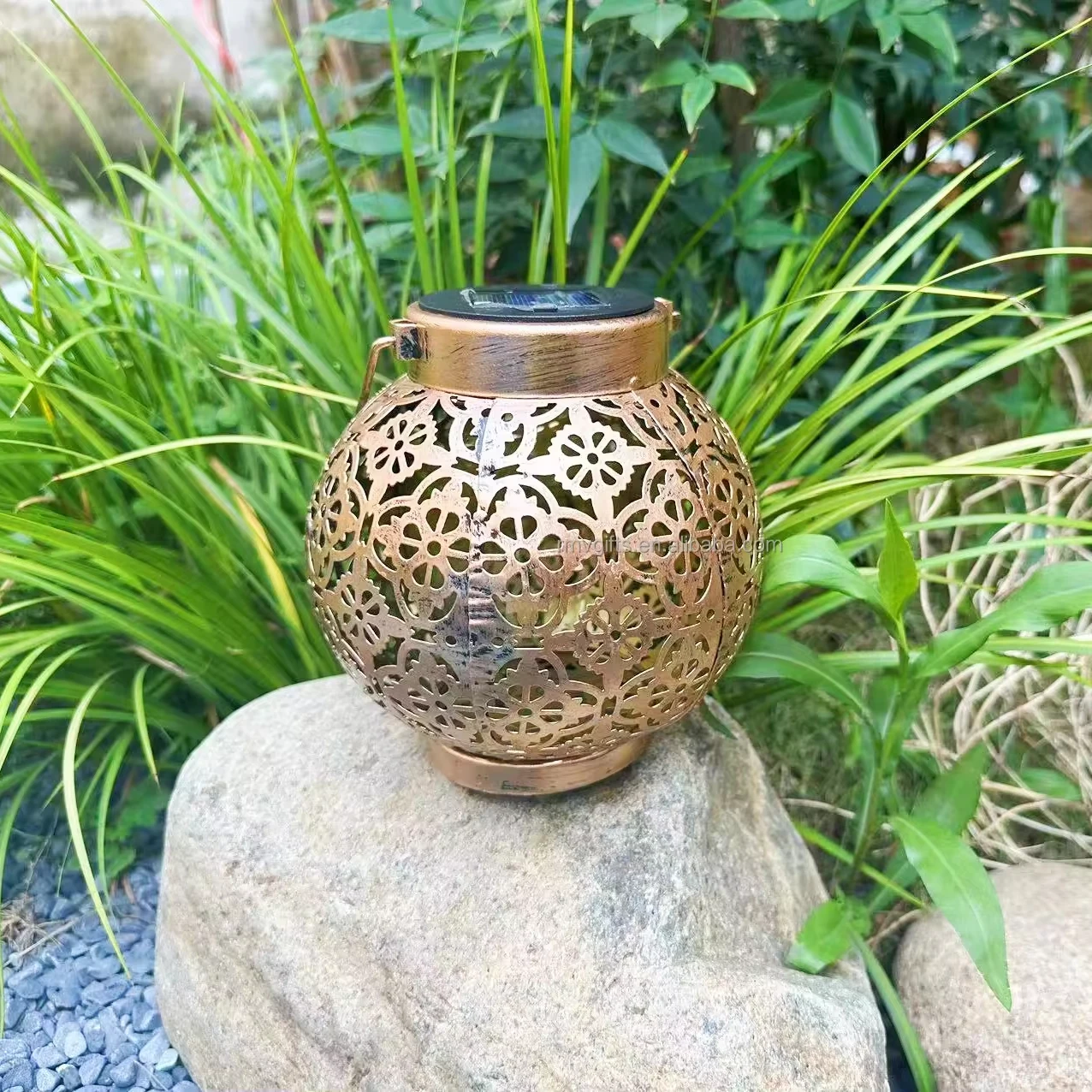 Crafts Gifts Solar Garden Lights Lanterns Metal Hollow Ball Lanterns Outdoor Garden Decor Hanging Solar Lantern Iron Art Crafts