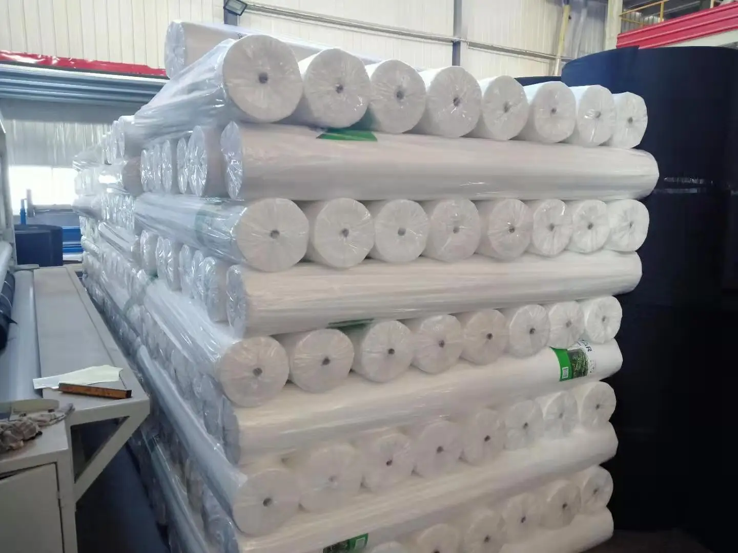 Garden Plant Cover Freeze Protection Winterize Cover Winter Frost Floating Row Cover for Cold Weather & Plant Growth