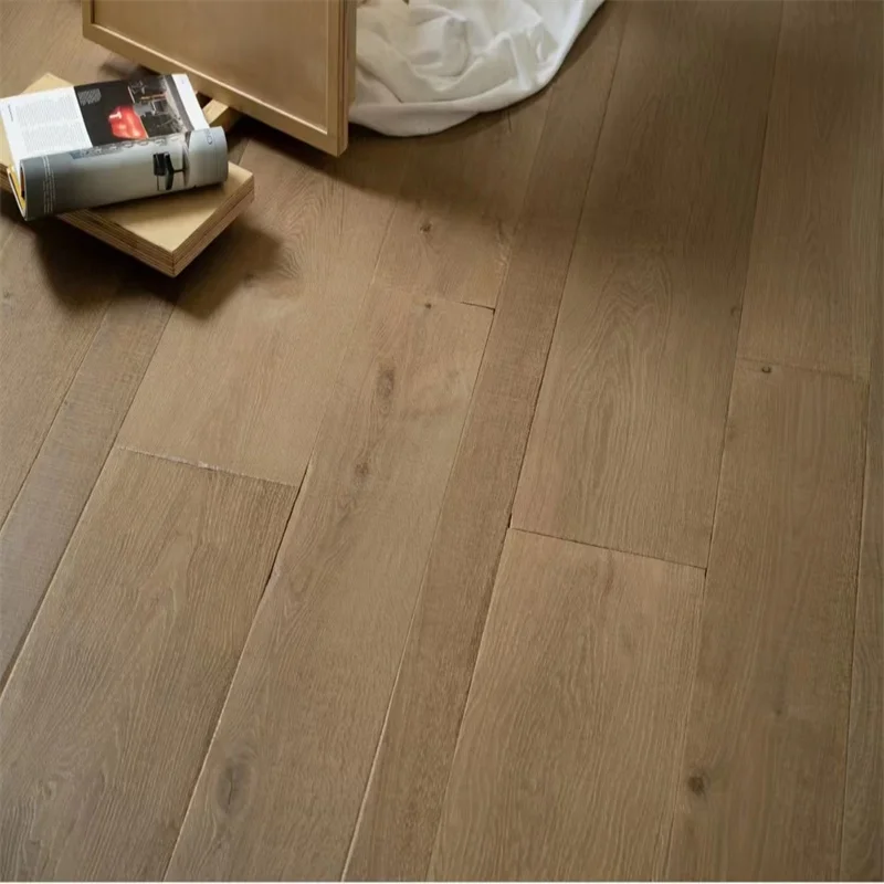 2023 Export Wire-Brushed UV Coating Finished European Oak Three-layer Hardwood Engineered Wood flooring