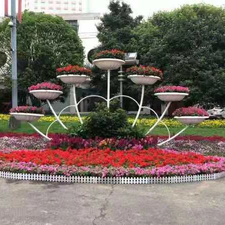 
Dandelion style pergola 