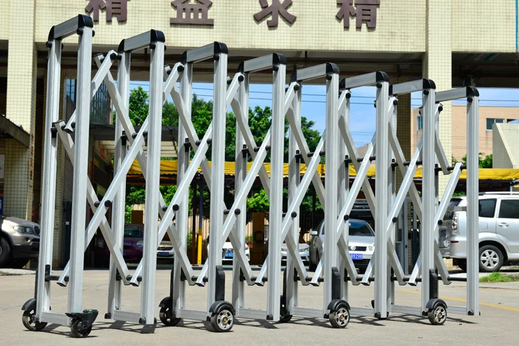 Expandable Portable Road Safety Barrier