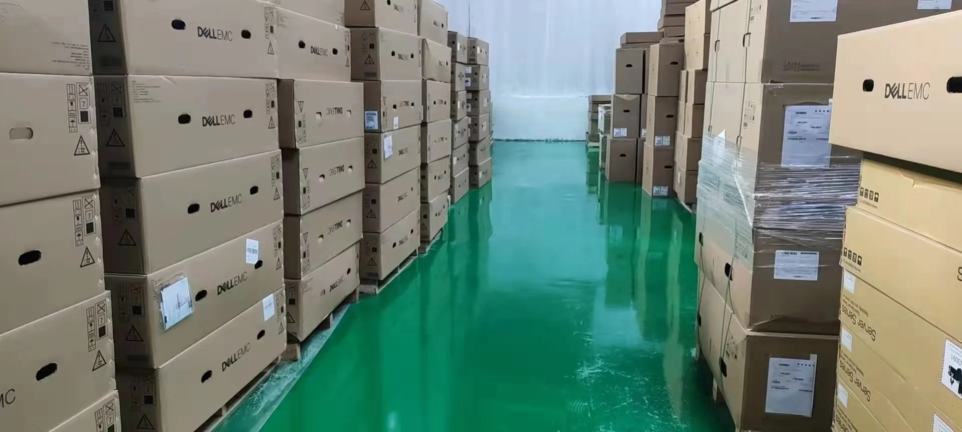 Dell 1.92TB SAS 12Gbps 2.5-inch enterprise solid state drive  V0K7V