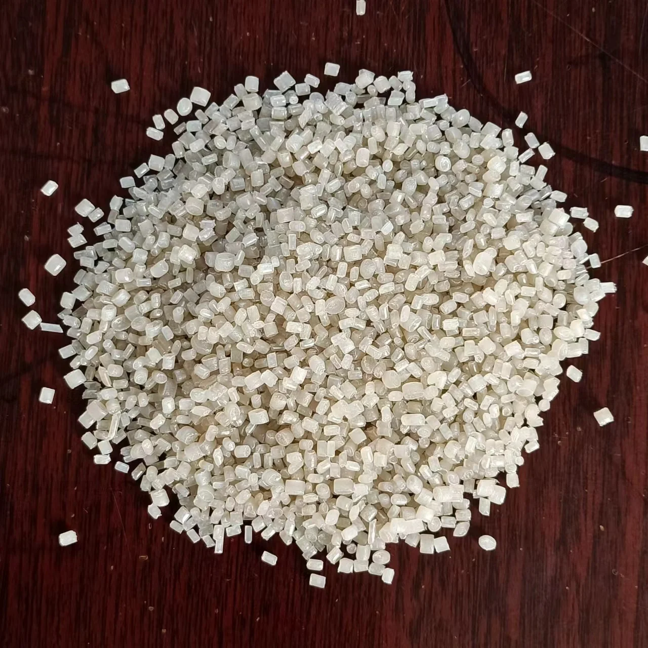 EVA Granules Plastic Particles PEVA EVA Granules Raw Materials Plastic Resin EVA Foam Granules Hot Melt Adhesives