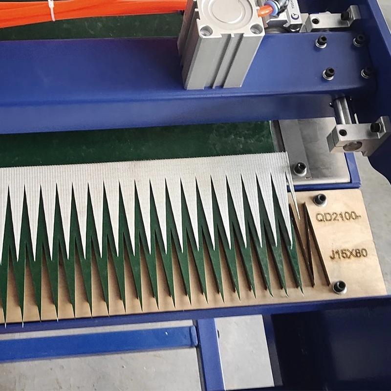 Pneumatic Conveyor Belts V Finger Punching Machine
