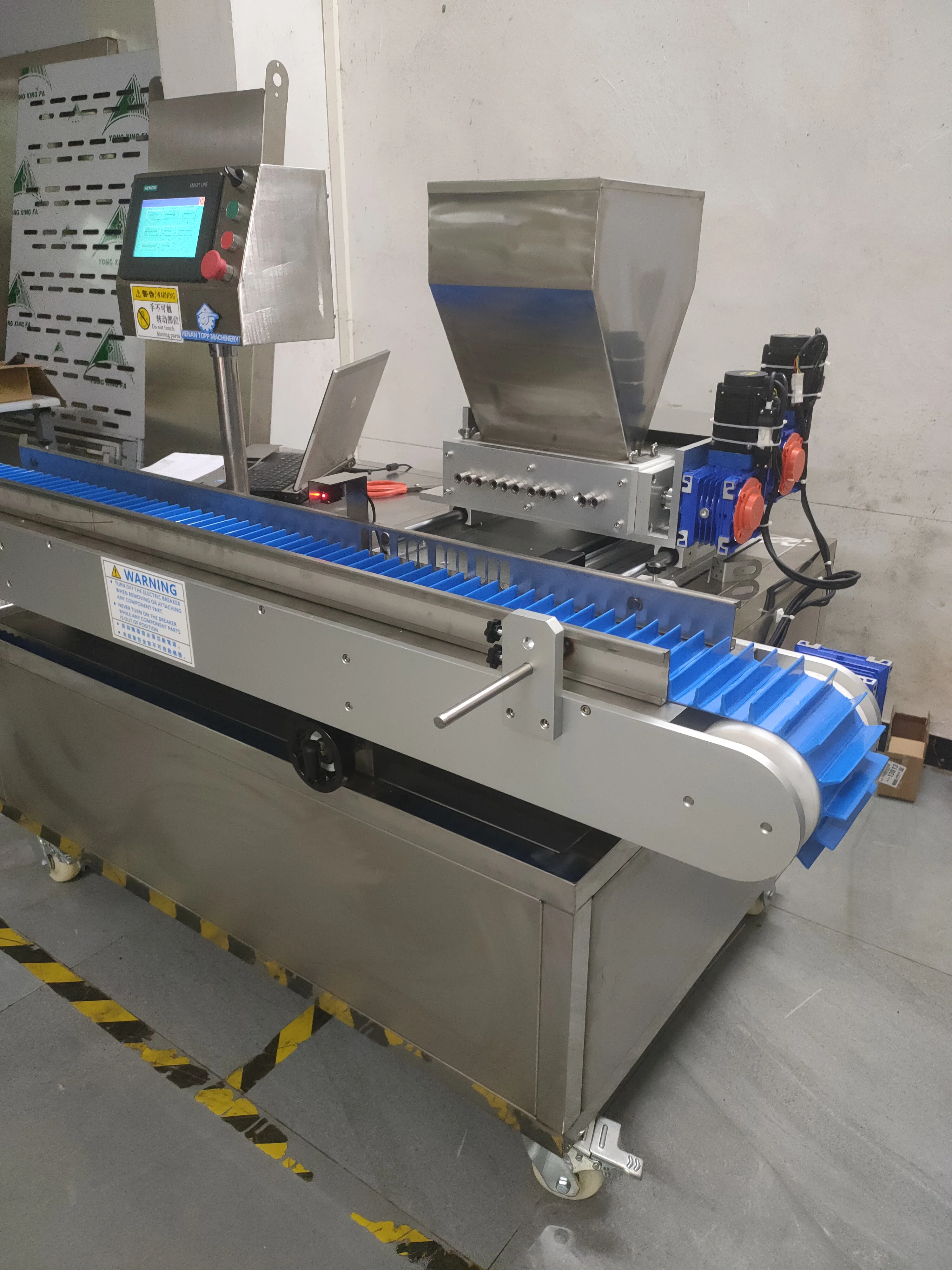 Bread cake cream injecting machine bread filling machine bread cream fill Egg Roll Stuffing wafer egg roll machine