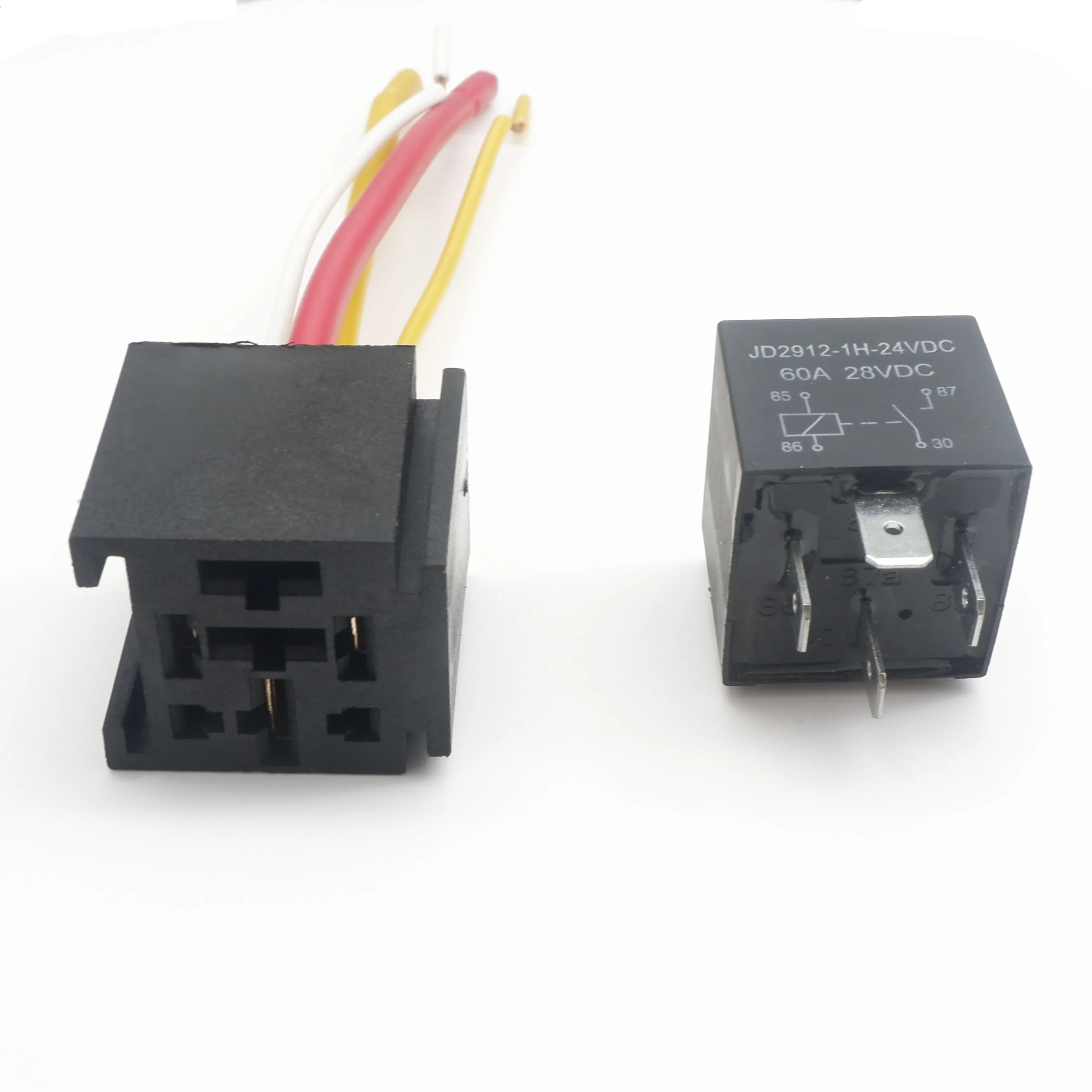24V Реле 4 pin 60A гнездо