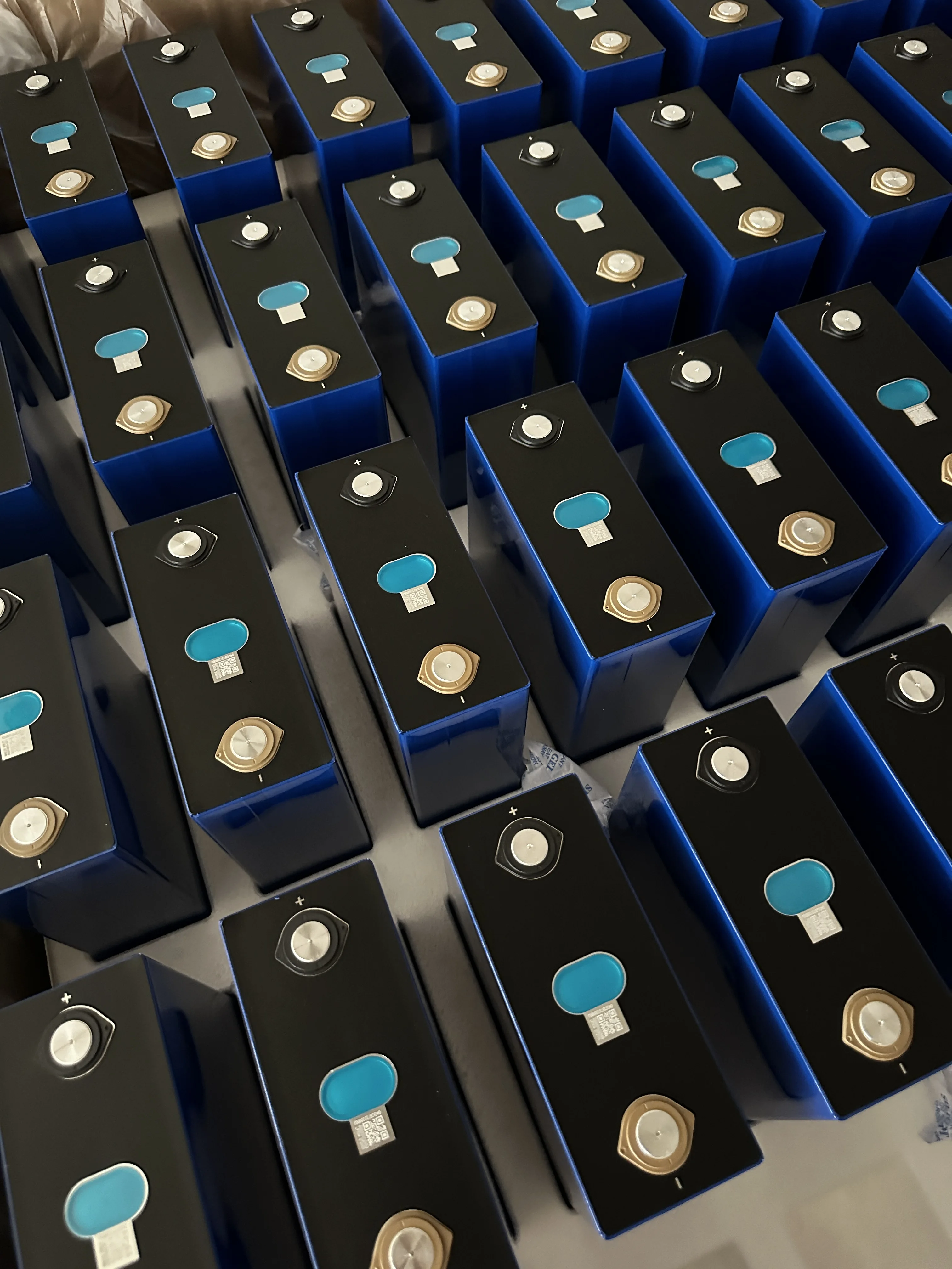 Huge Stock  LF304 Lifepo4 Hithium Prismatic Battery Cell 3.2V for Home Energy Storage Submarines Toys Boats