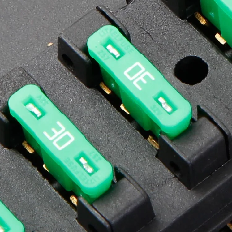  Новый GM для автомобилей грузовиков и кораблей имеет 12 лезвий сейфов 12-way держатели предохранителей