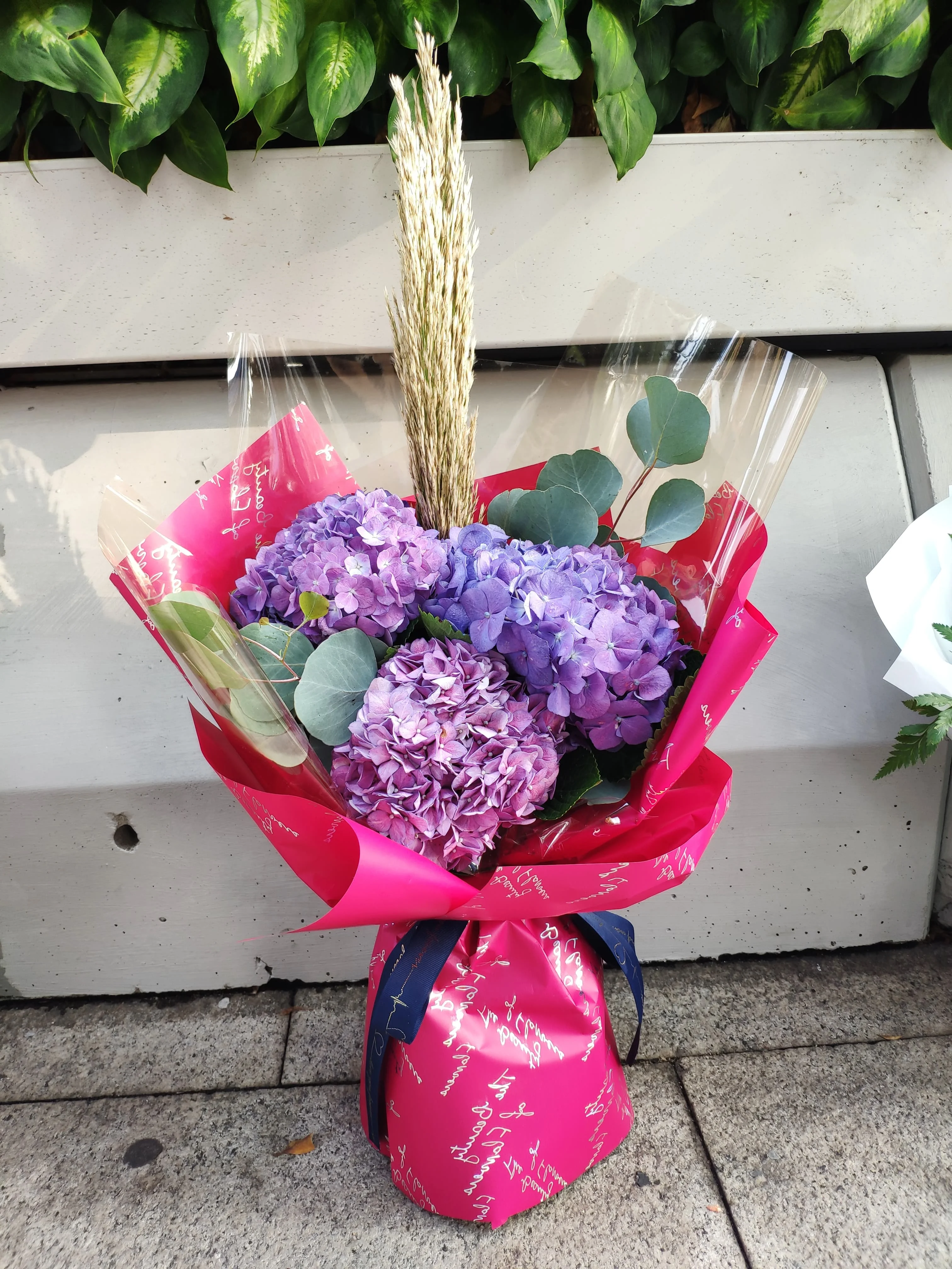 
Florist Supplies Embossed Flower Bouquet Christmas Holographic Palace Print Custom Wrapping Paper 