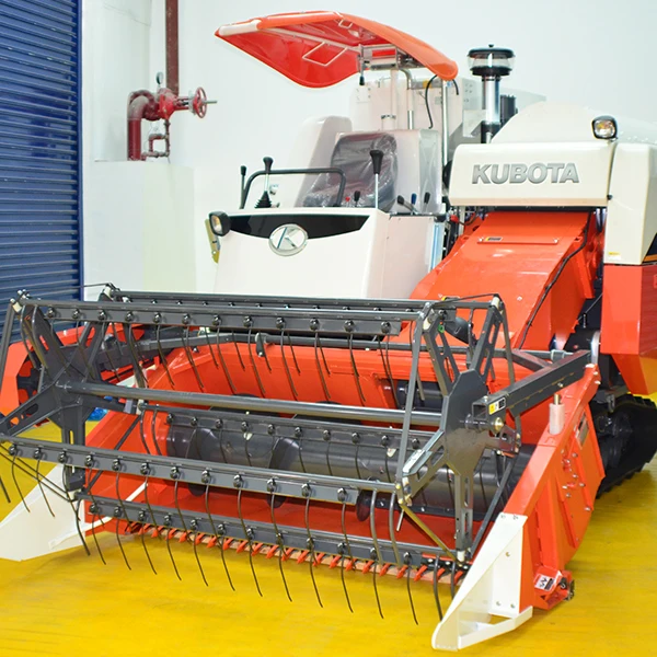  Бывший в употреблении рисоуборочный комбайн kubota harvetser японский бренд 90%
