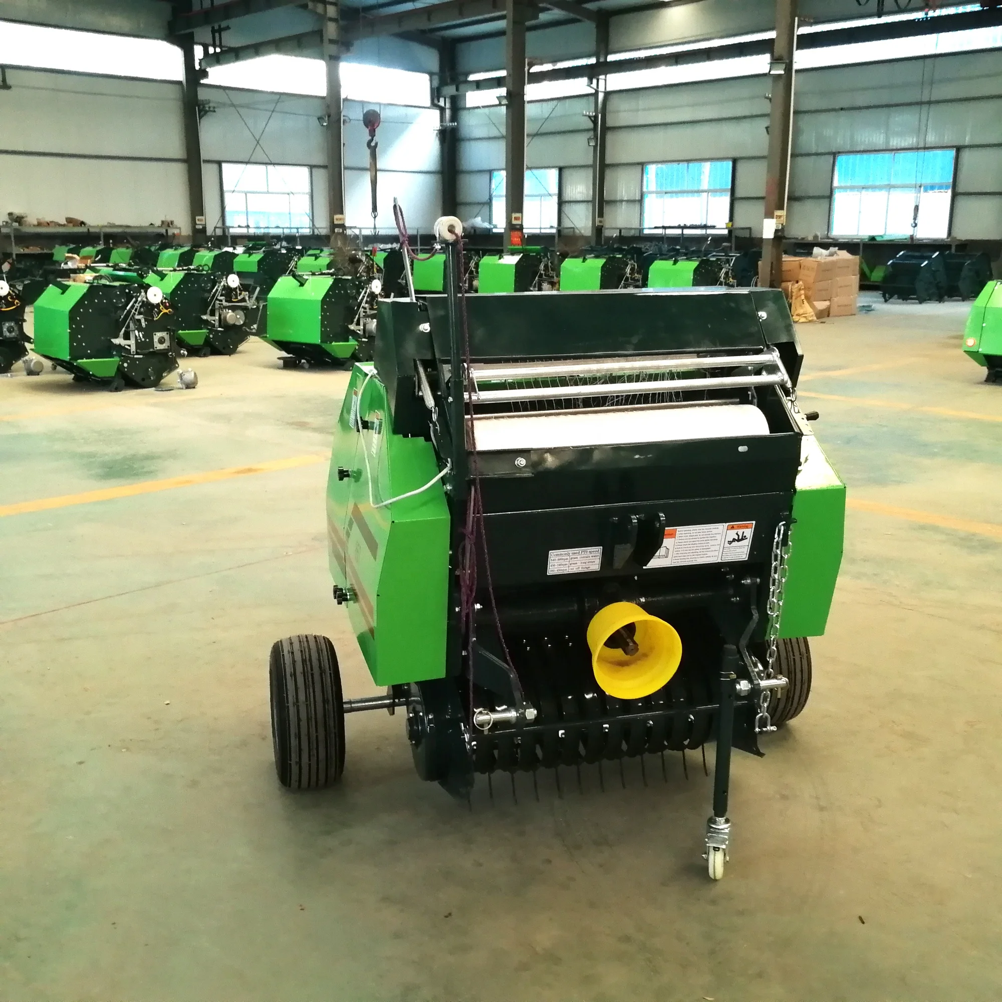 Мини пресс-подборщик сена runshine