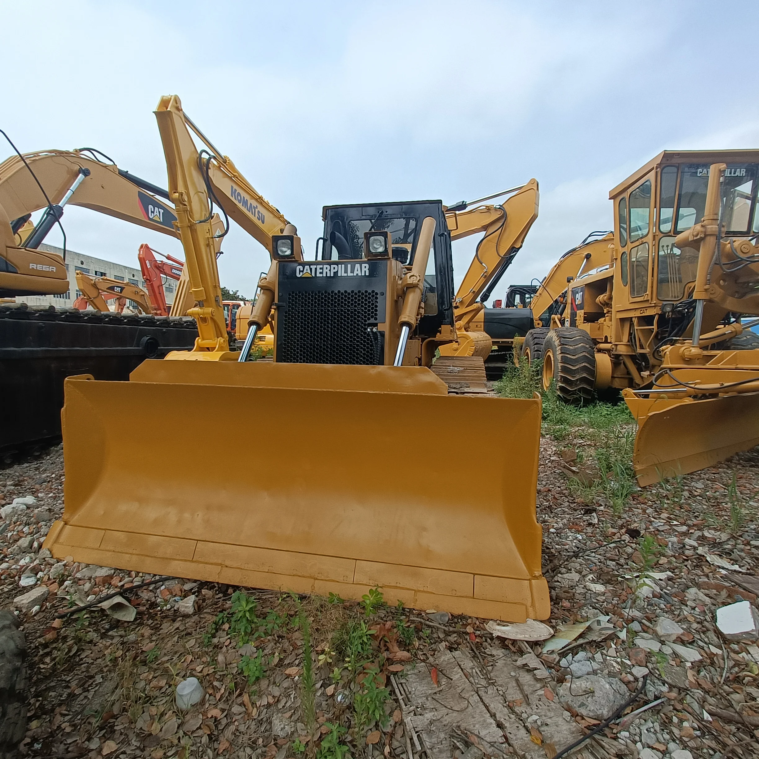 Оригинальный японский бульдозер CAT D6G для продажи высококачественный оригинальный D6D D3C D4