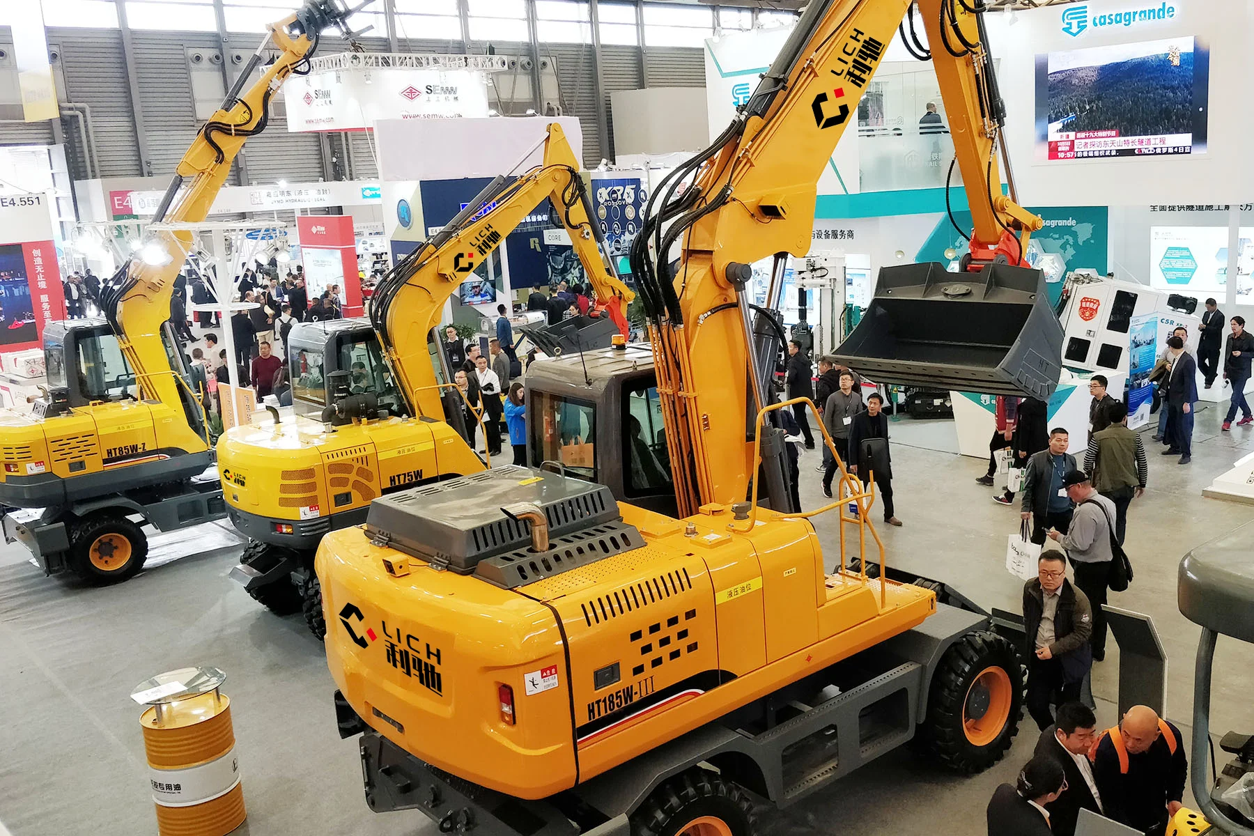 LICHMACH LC295W-9A Excavator 9.5ton 0.3cbm Hydraulic Wheeled Excavators Bucket