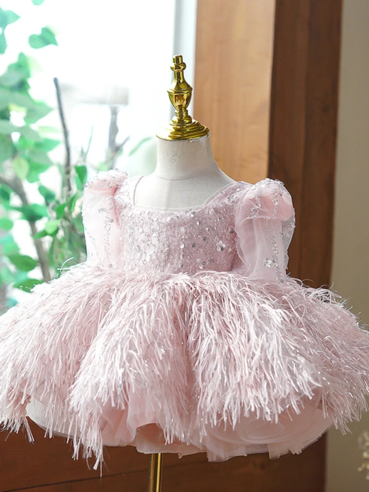 Spring White Sequined Feather Fluffy Celebration Frock Kid Party Prom Gown Flower Girls Wedding Dresses Children Baby Clothing