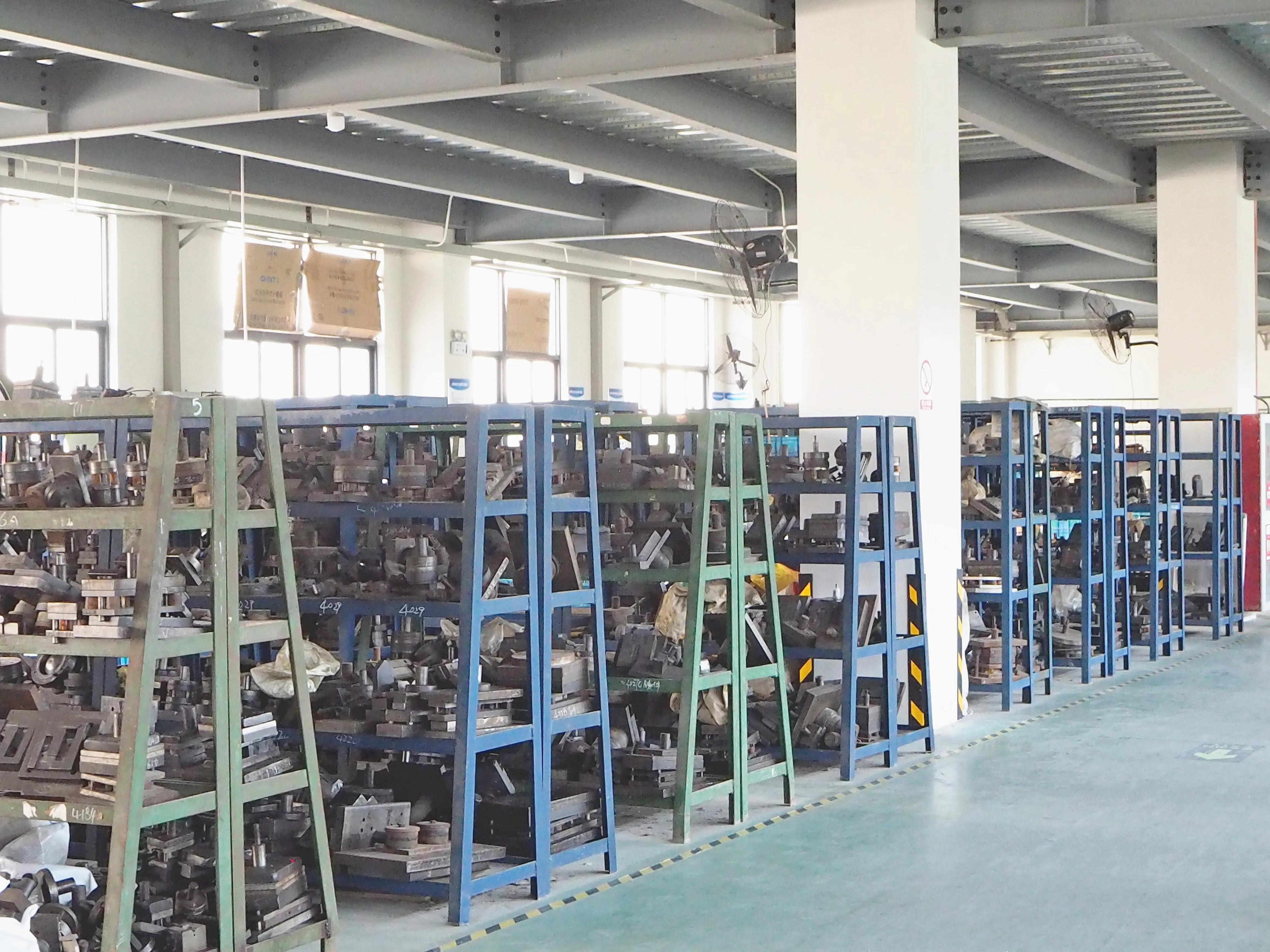 CAR BODY KIT FOG LAMPS FOG LIGHTS FOR TOYOTA HILUX REVO 2015-2021 H11 12V 55W LIGHT BULB