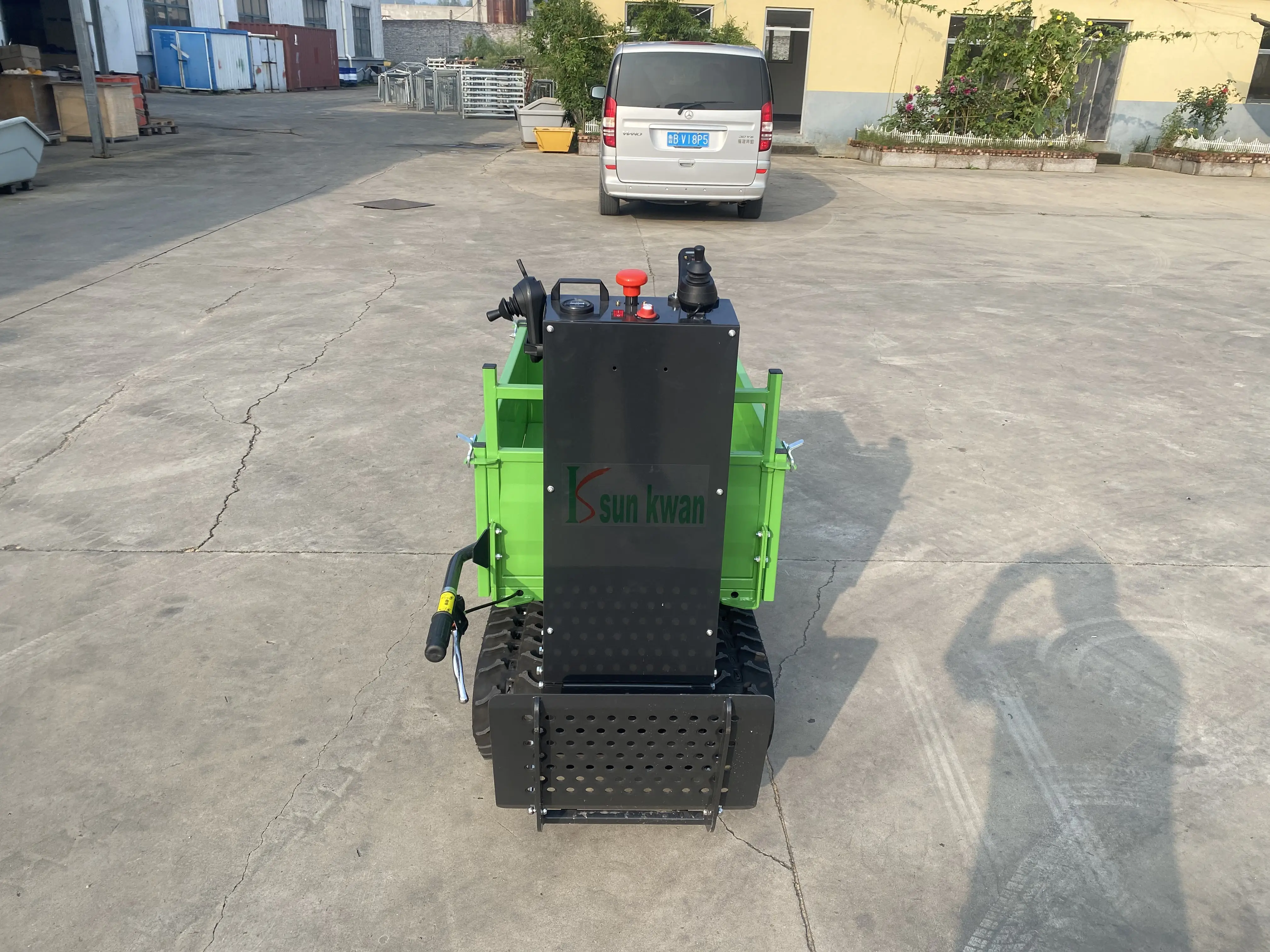 Environmentally Friendly Mini 4x4 Electric Power Dumper Trucks 1-Year Warranty Crawler Tracked Barrow Carrier