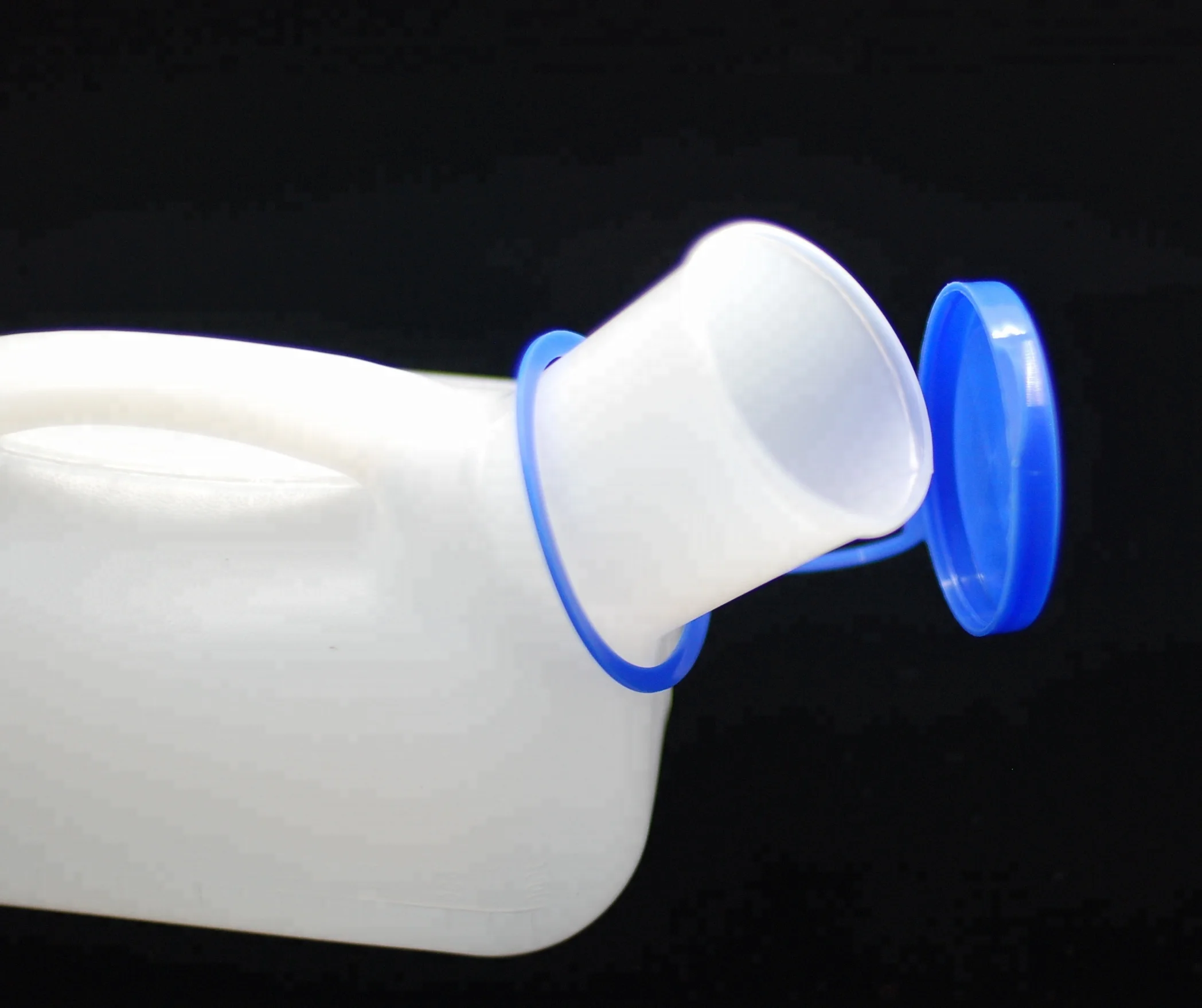 Disposable Medical Men or Women Plastic Urinal with Cover Cap
