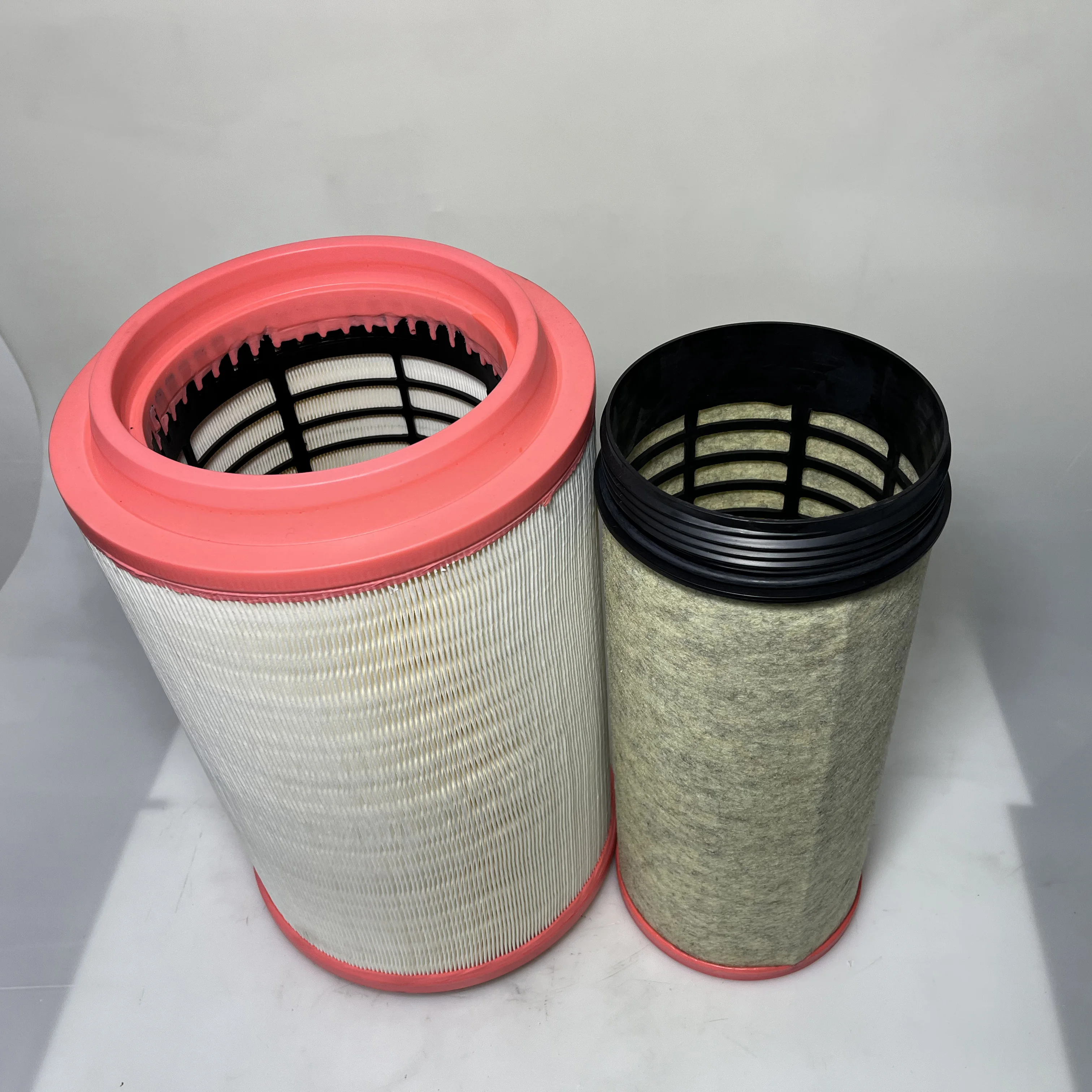 Sinotruk Spare Parts SZ919000894 SZ919000895 SHACMAN Truck PU2841 Air Filter Element