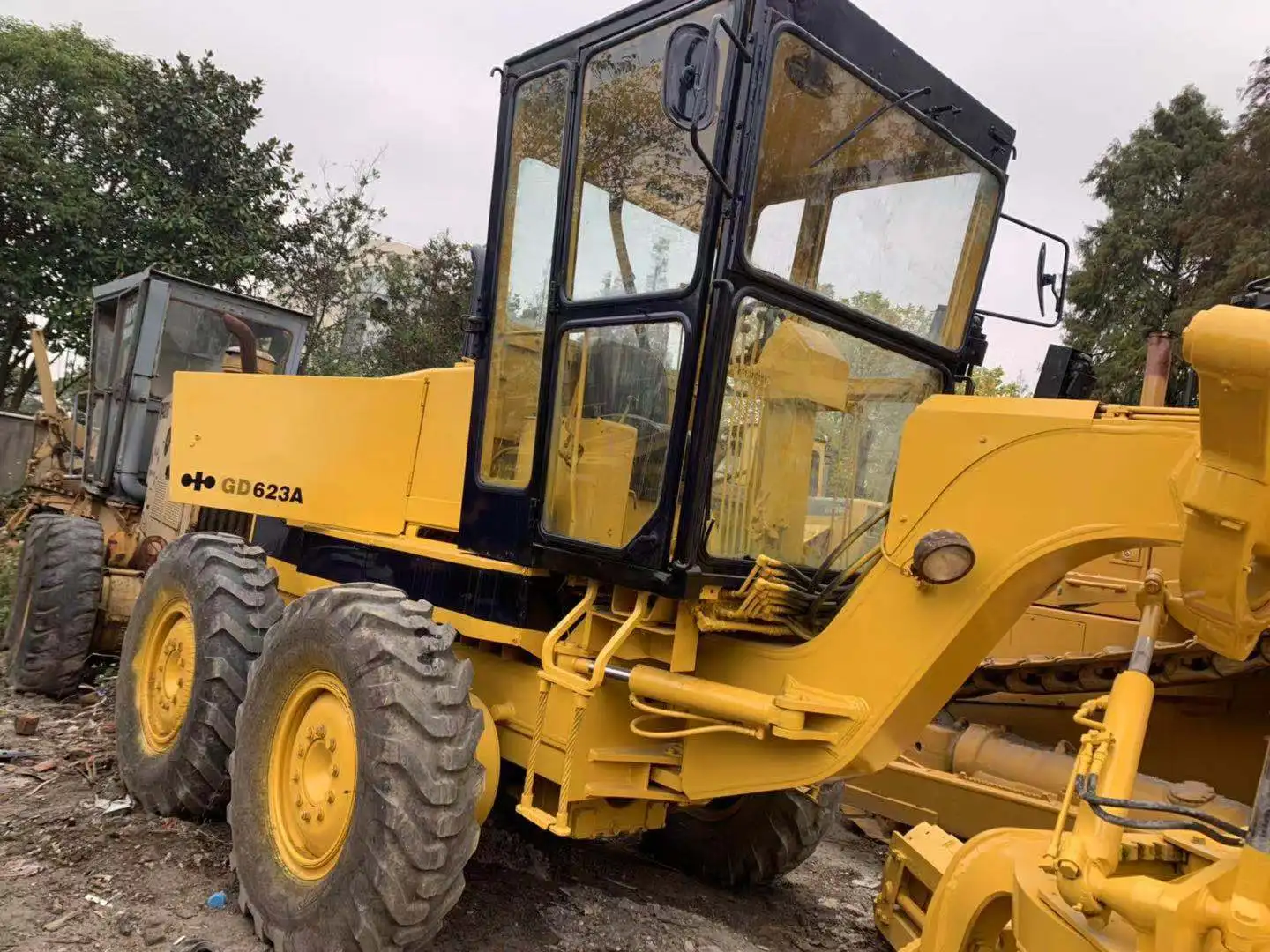 used graders gd623 on hot sale cheap price and high quality in shanghai