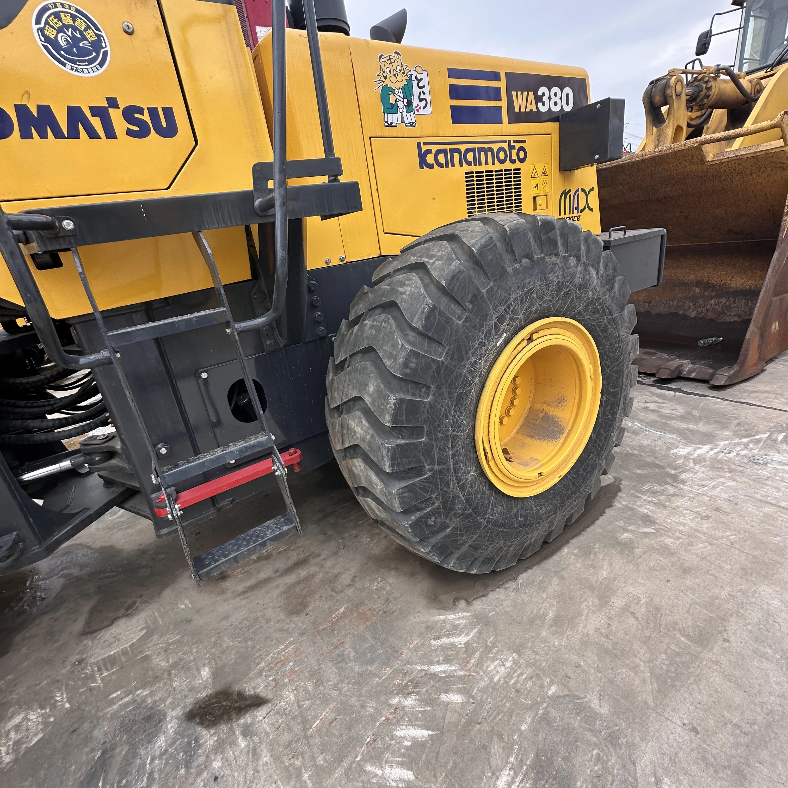 Used loader Komatsu loader WA380 16 tons Bucket capacity 3 cubic meters Original paint Unmodified Used 16 tons loader for sale