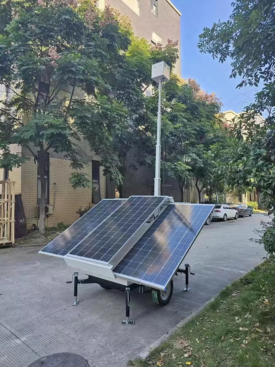 Mobile Monitoring System Outdoor Wireless CCTV Camera Trailer Solar Light Tower