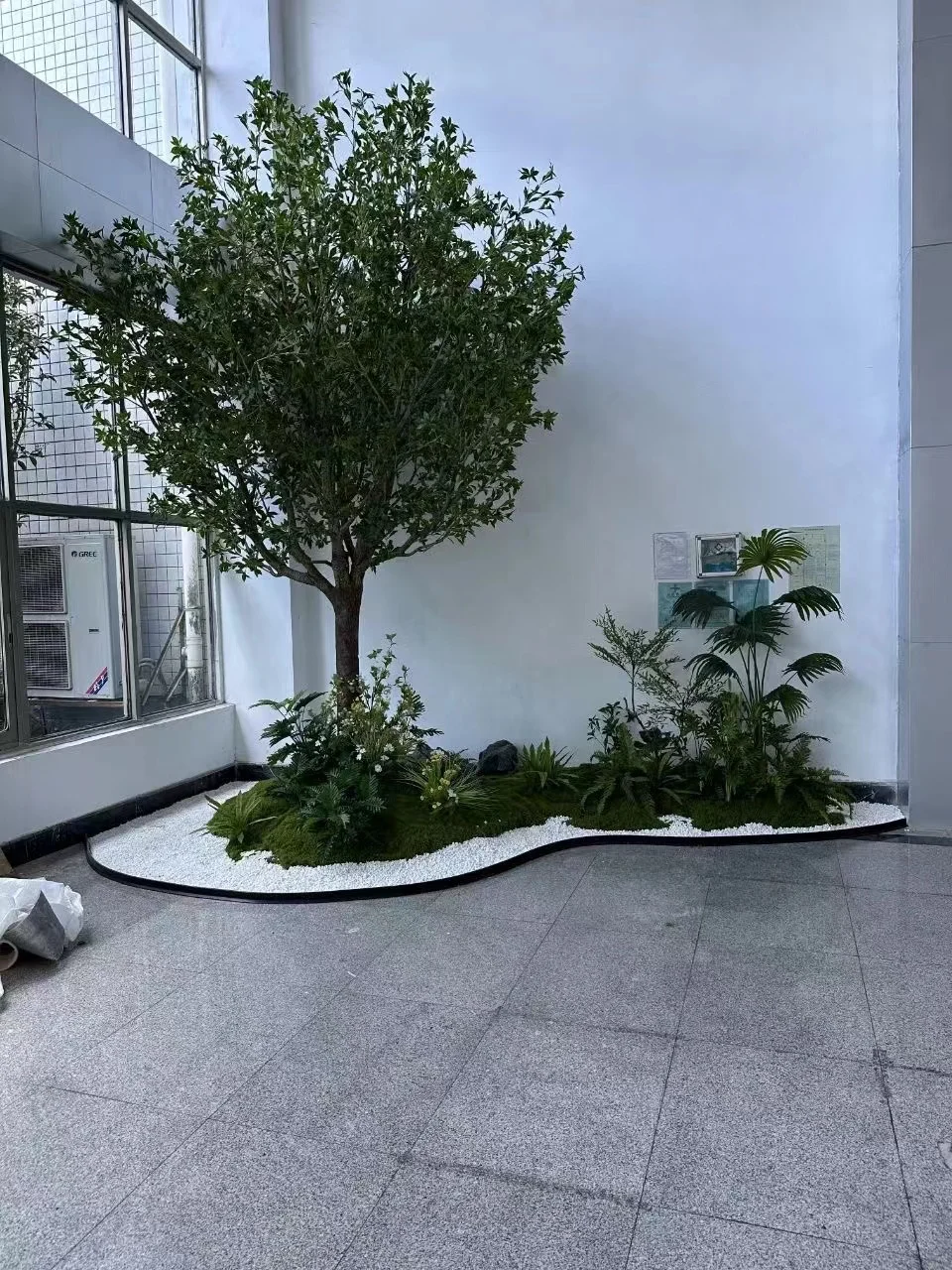 Лидер продаж реалистичное зеленое искусственное дерево на заказ Тропическое в горшках бонсай с настоящей корой искусственные пальмы
