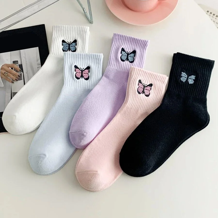 Quentin custom crew embroidery knitted socks high quality low moq custom good quality socks own logo embroidered unisex grip