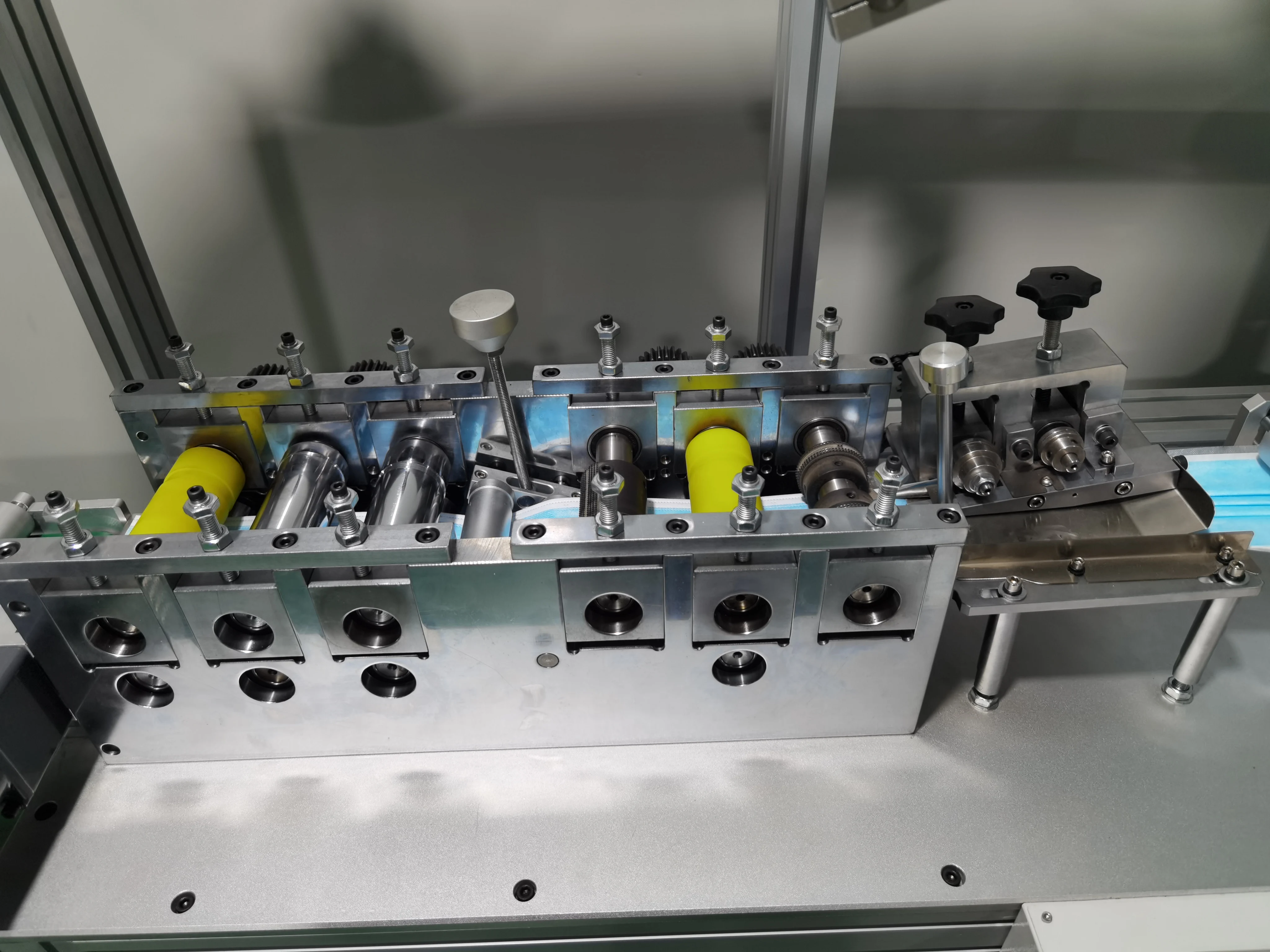 2022Ce Fully Automatic Medical Surgical Face Mask Machine/face Mask Making Machine160-200pcs/min