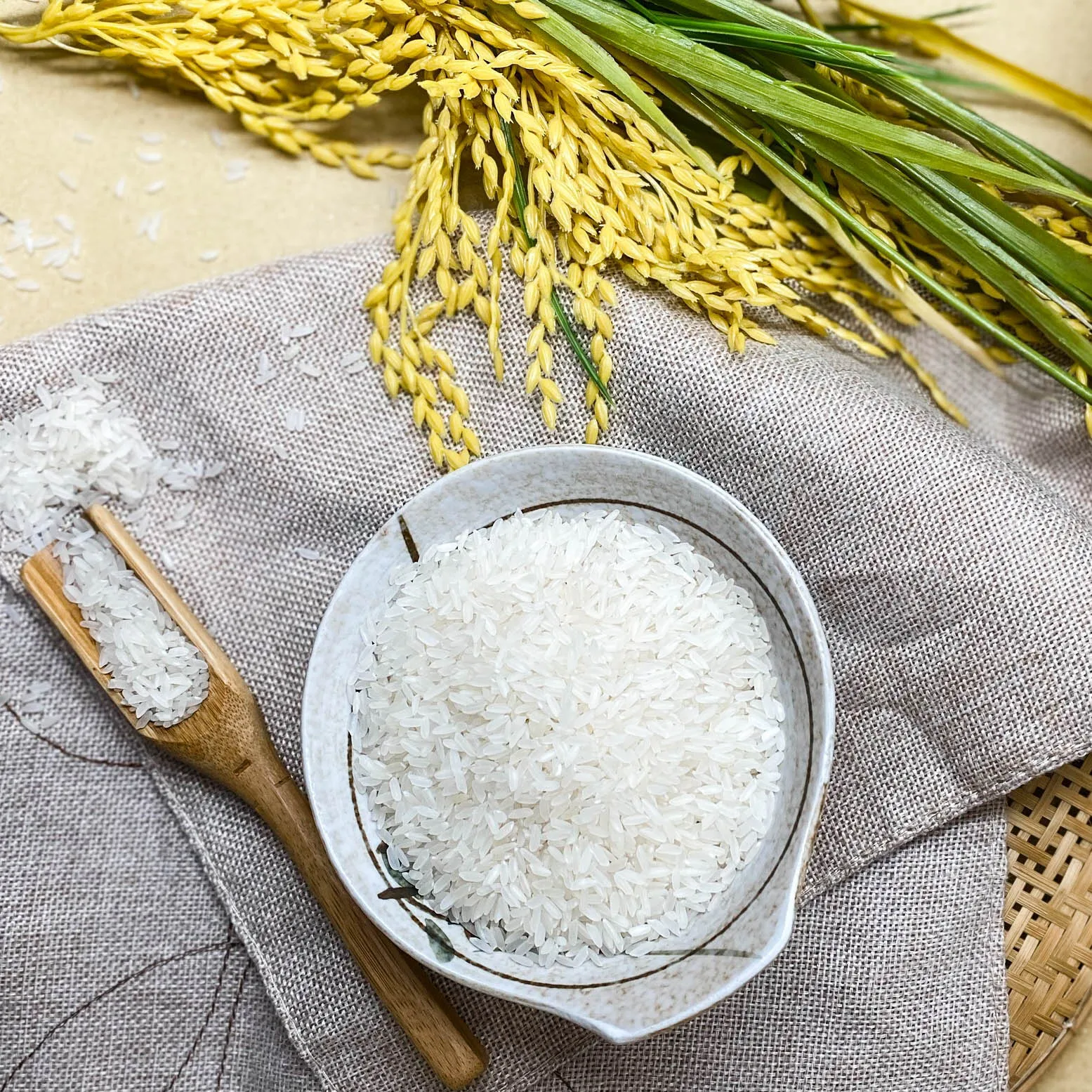 Rice Mill Green Box Hoa Lua Rice Certification GAP, HACCP Style Dried 14% Max. Moisture Admixture