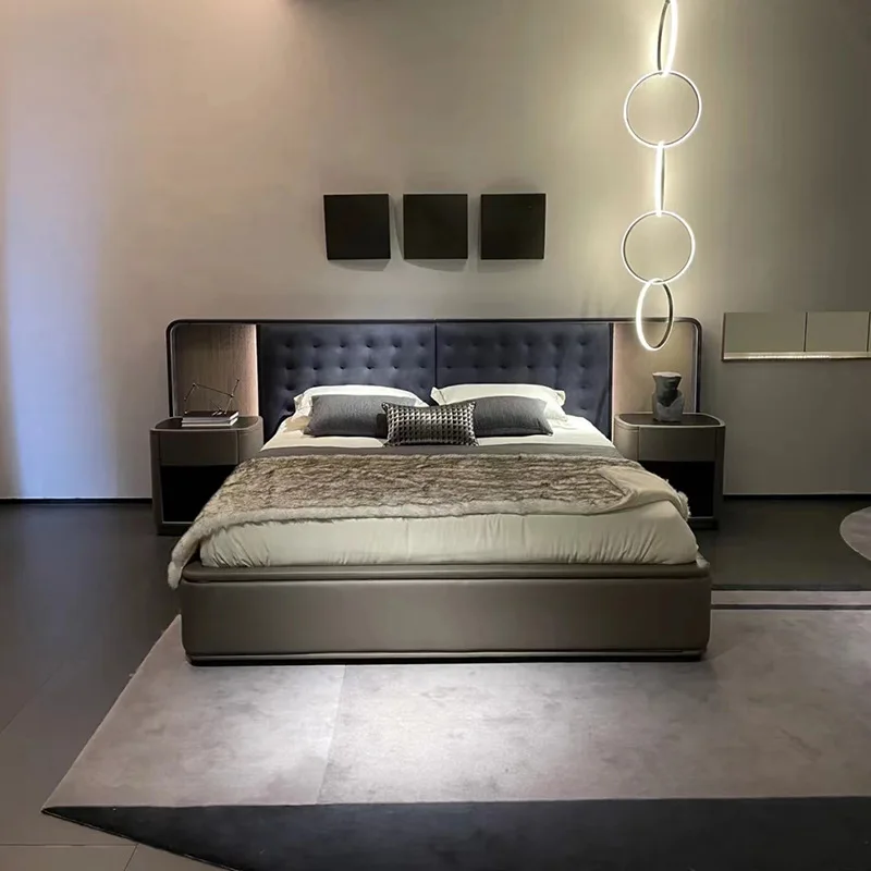 Italian light luxury high-end villa master bedroom leather double King Size  bed