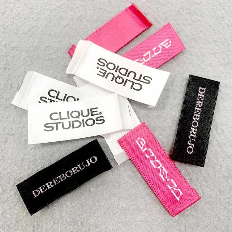 China Wholesale In Stock Non Logo Centerfold Black Color 100%polyester Woven Size Label Tag For Tops