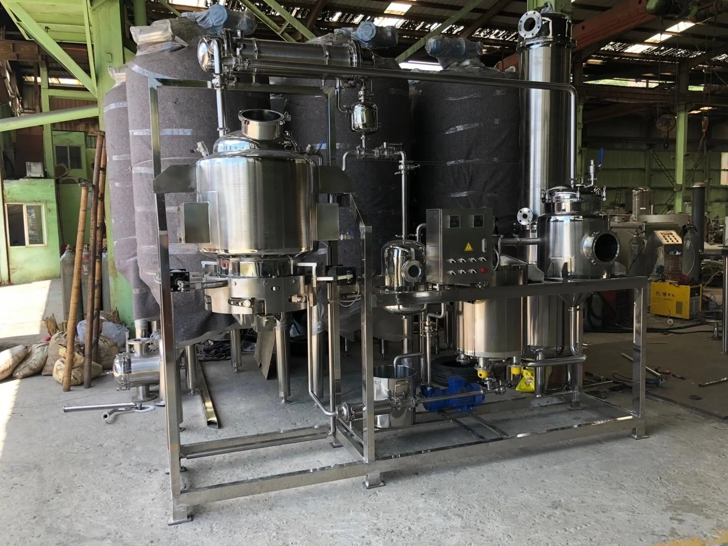 Herbal Plant Extraction Vacuum Concentrator Distillation Equipment Food Pharmaceutical Heat Reflux Extractor