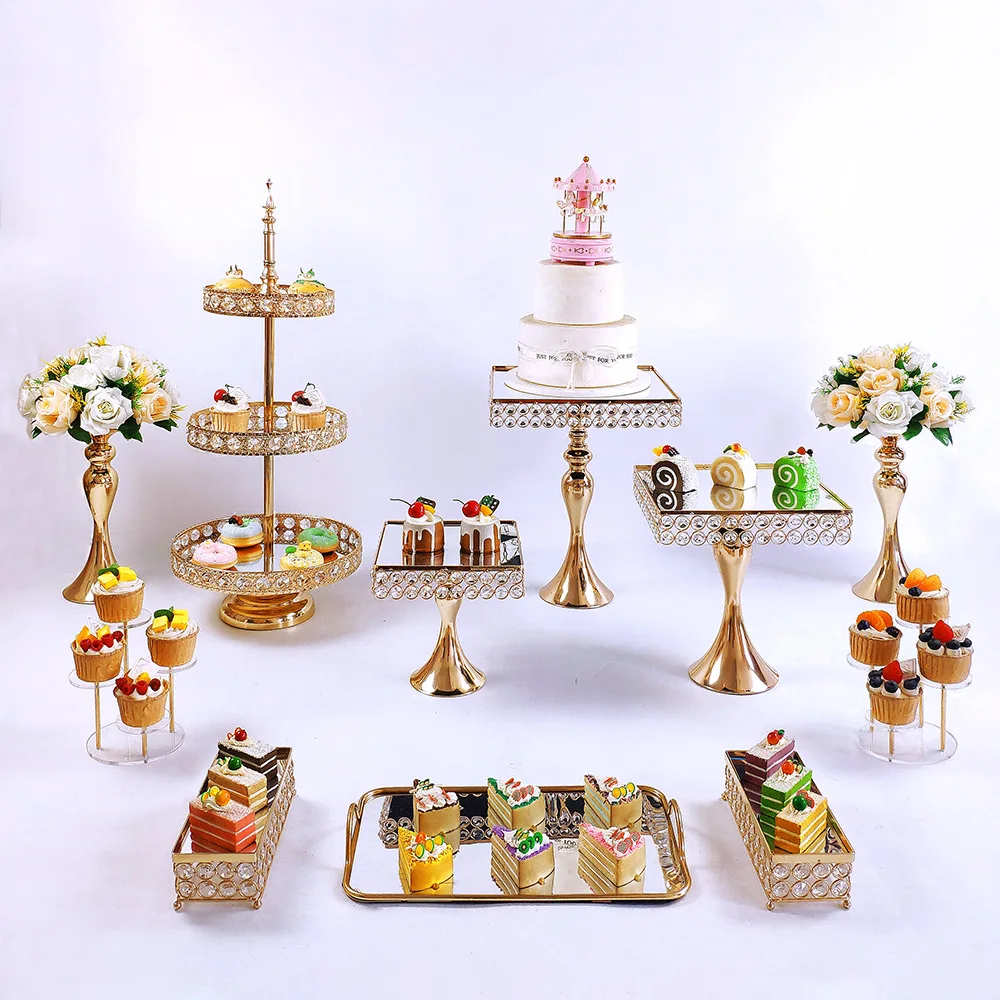 Wholesale Luxury Style Birthday Festive Party Supplies Tray Cookware Cupcake Tool Wedding Cake Dessert Stand Set
