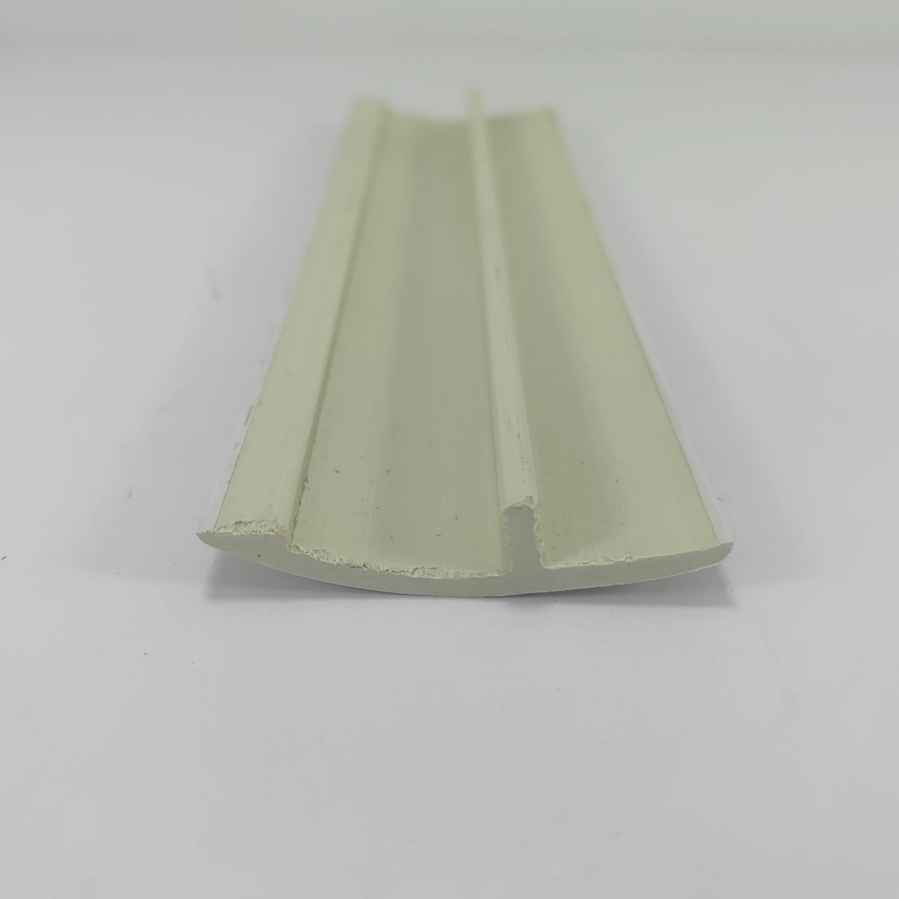 Декоративные настенные панели из ПВХ с деревянным зерном