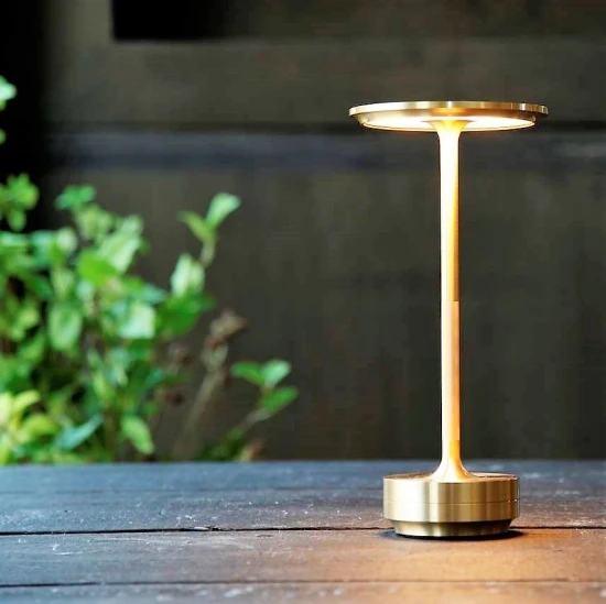 Popular design cordless table lamp  can customize color restaurant battery LED table lamp modern
