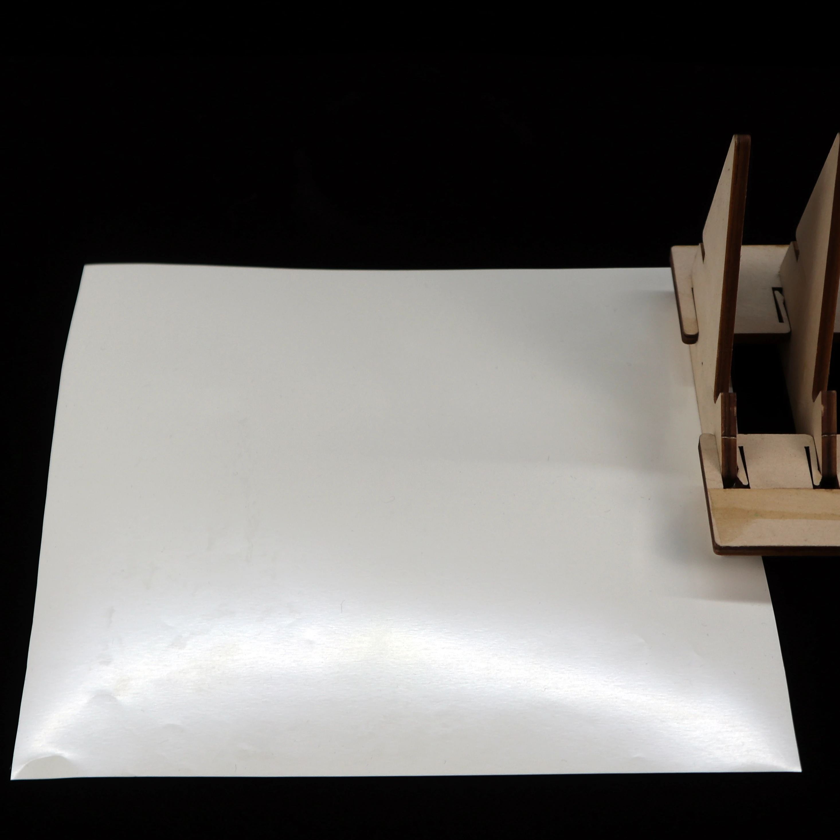 Liquid Crystal Polymer material with low dielectric loss factor and good processing performance