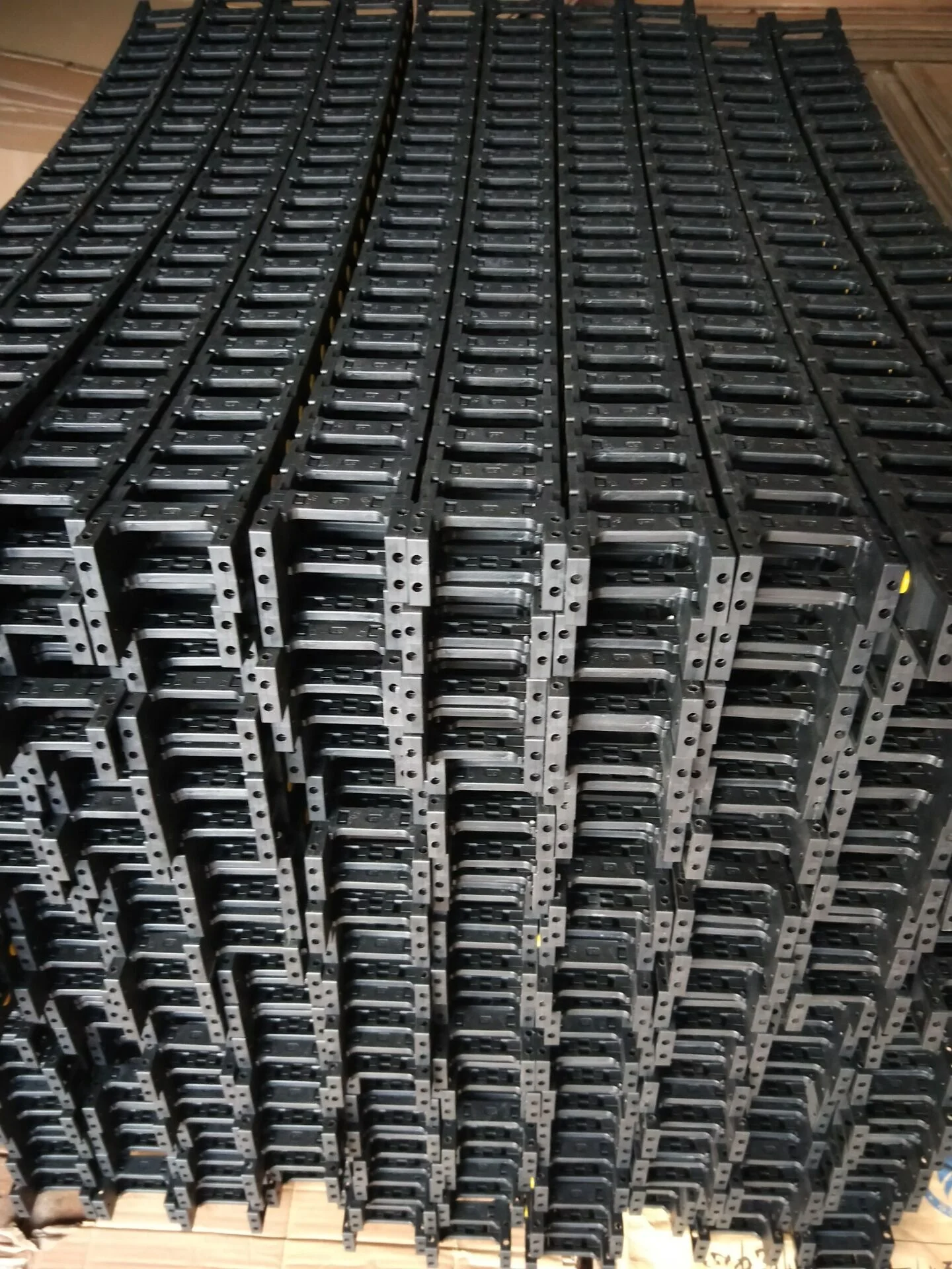 Black & Yellow  Bridge Type Open Type Plastic Drag Chain For CNC Machine