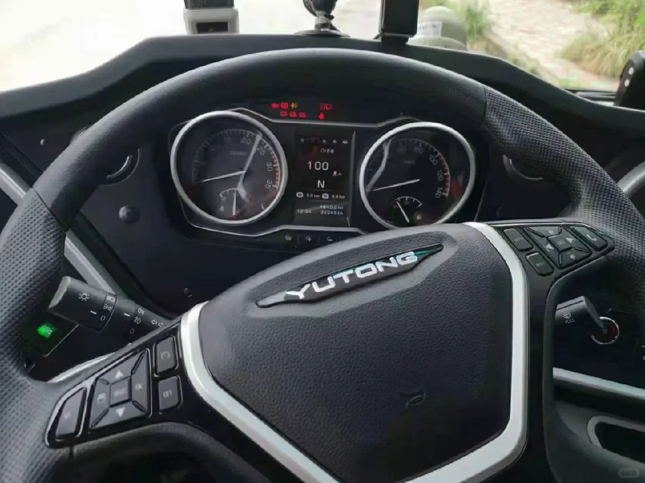 Cheap Prix Used Yutong Bus 50 Seaters Left Hand Drive Buses and Rhd Passenger Coaches Youtong Bus for Sale